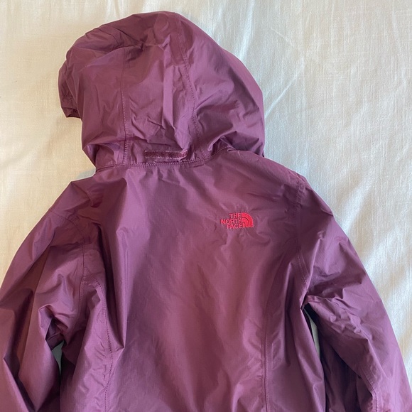 North Face Wind Breaker - Picture 5 of 7